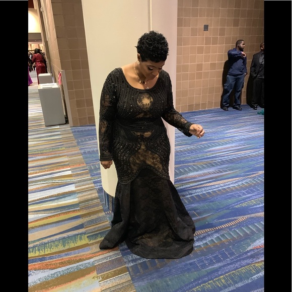 Ball gown size 18 worn once for 4 hours paid 680 - Picture 3 of 4